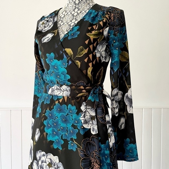 Everly Black Floral Long Sleeve Wrap Dress Size M - Picture 5 of 15